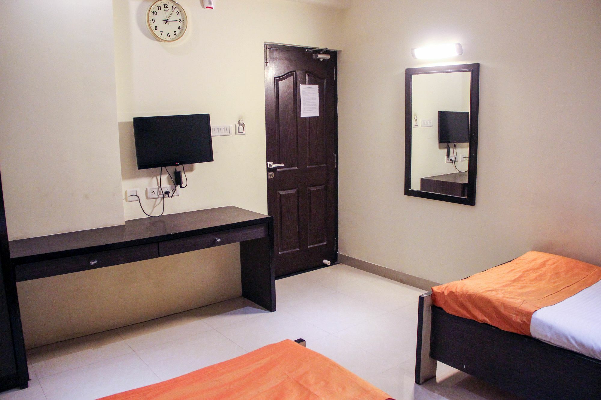 Hotel Oyo 5765 Chennai Residency T Nagar Exterior foto